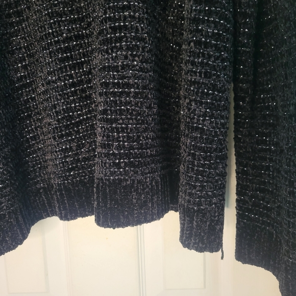 Black Sweater - Picture 5 of 6